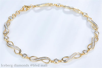 0.24 Ct. Diamond 10 Kt Gold (Yellow). Designer Bracelet. (Women). 8 in Long. 5.5 mm Wide